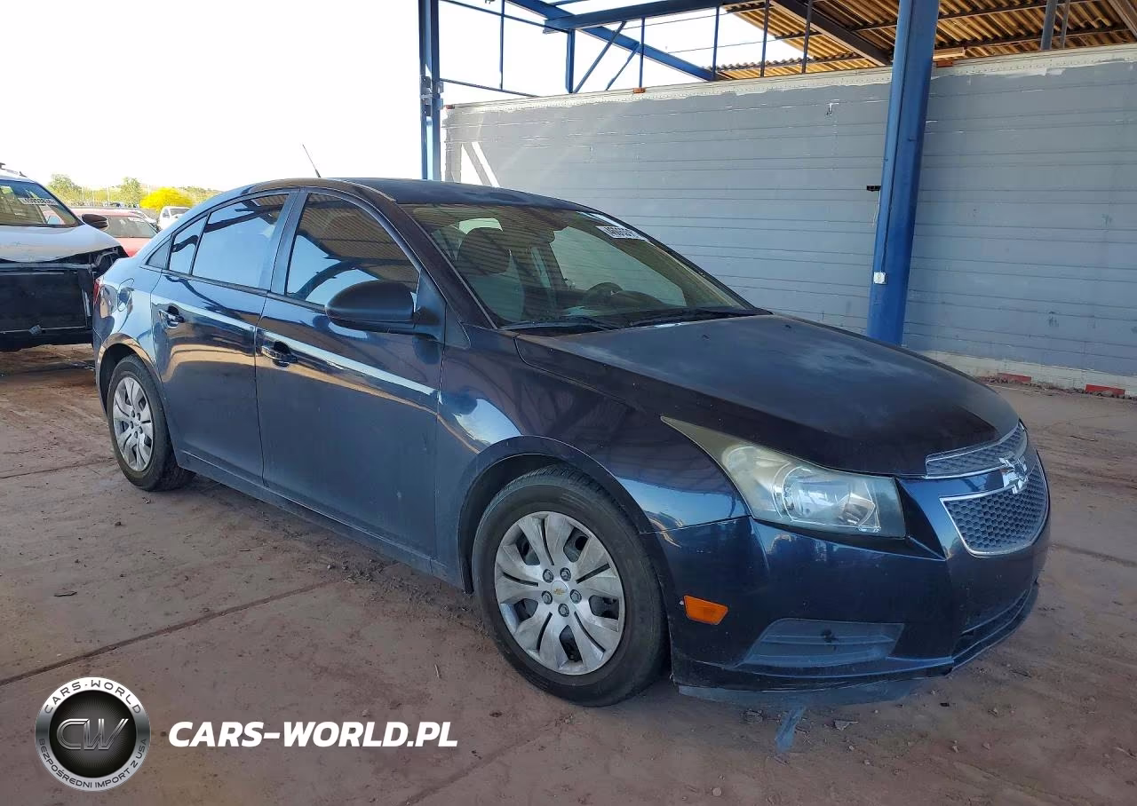 2014 Chevrolet Cruze Ls VIN:1G1PA5SH5E7172091 - 4