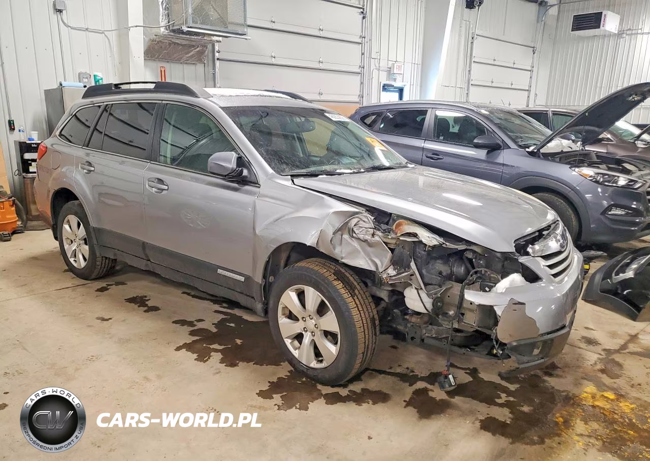 2011 Subaru Outback 3.6R Premium VIN:4S4BRDGC8B2379550 - 4