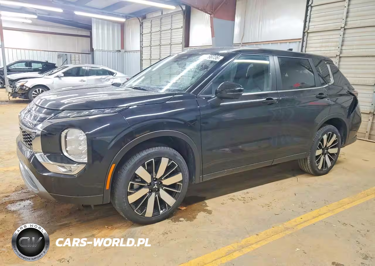 2025 Mitsubishi Outlander Se