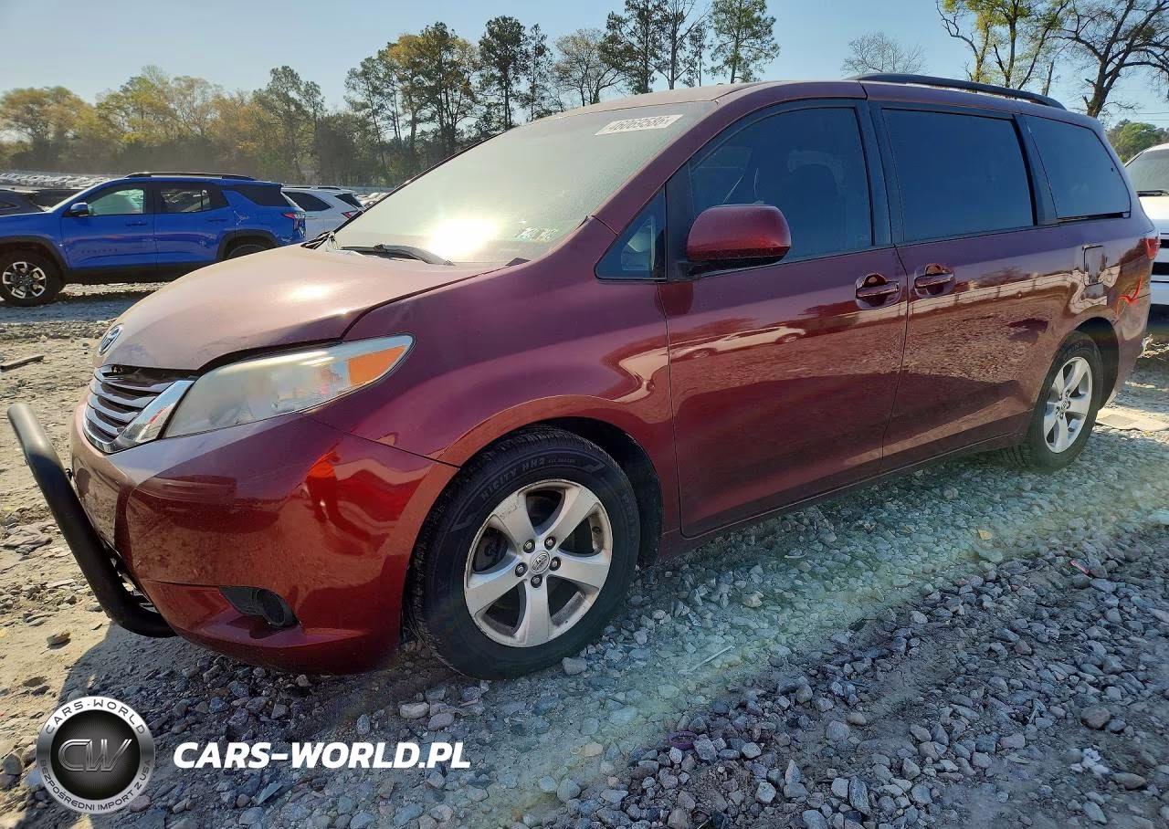 2015 Toyota Sienna Le 8-Passenger