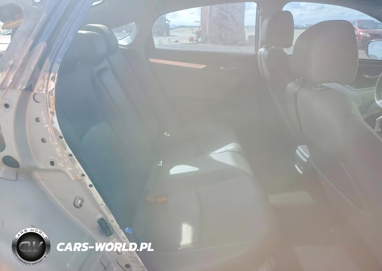 2016 Honda Civic Touring VIN:19XFC1F99GE021766 - 10