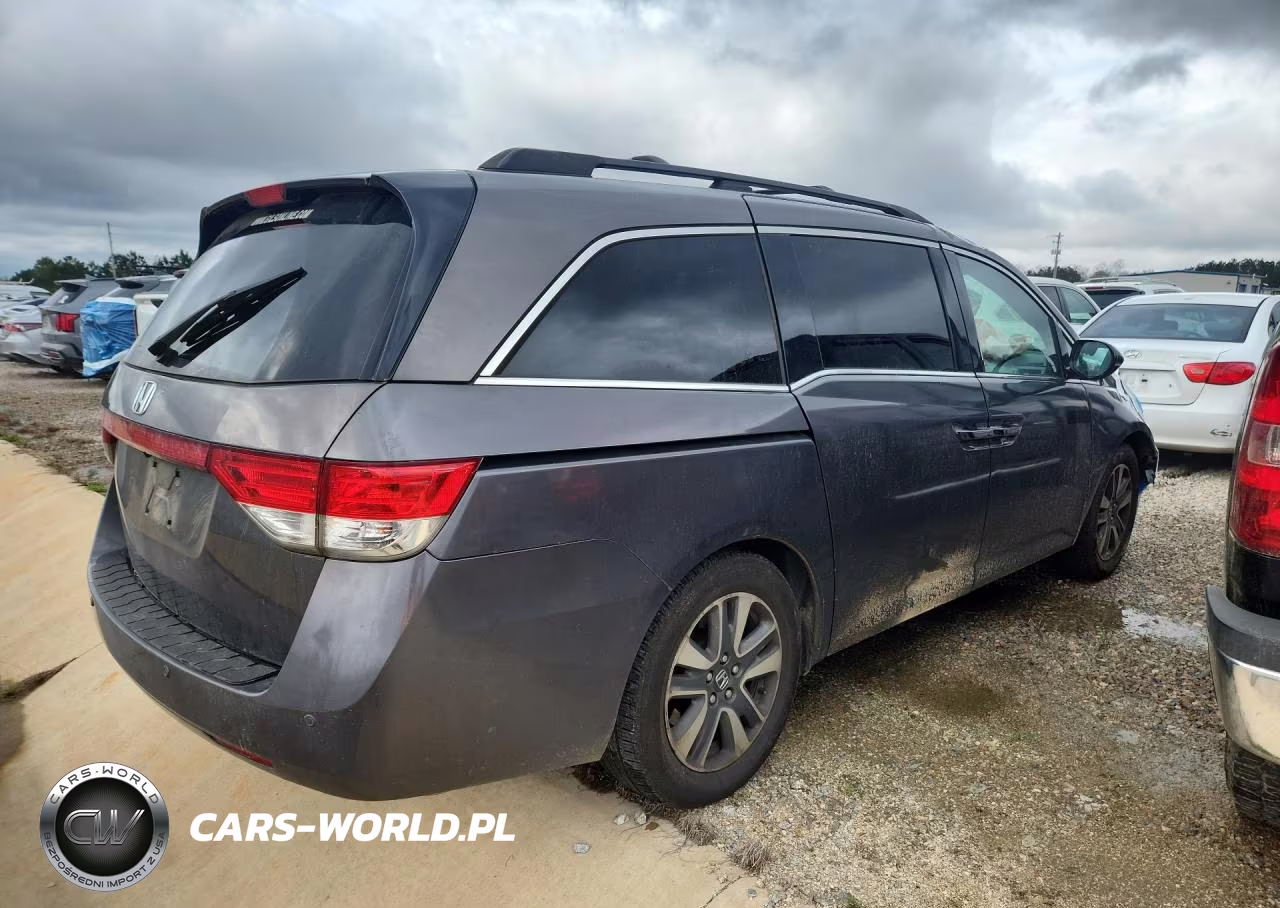 2015 Honda Odyssey Touring VIN:5FNRL5H96FB103559 - 3
