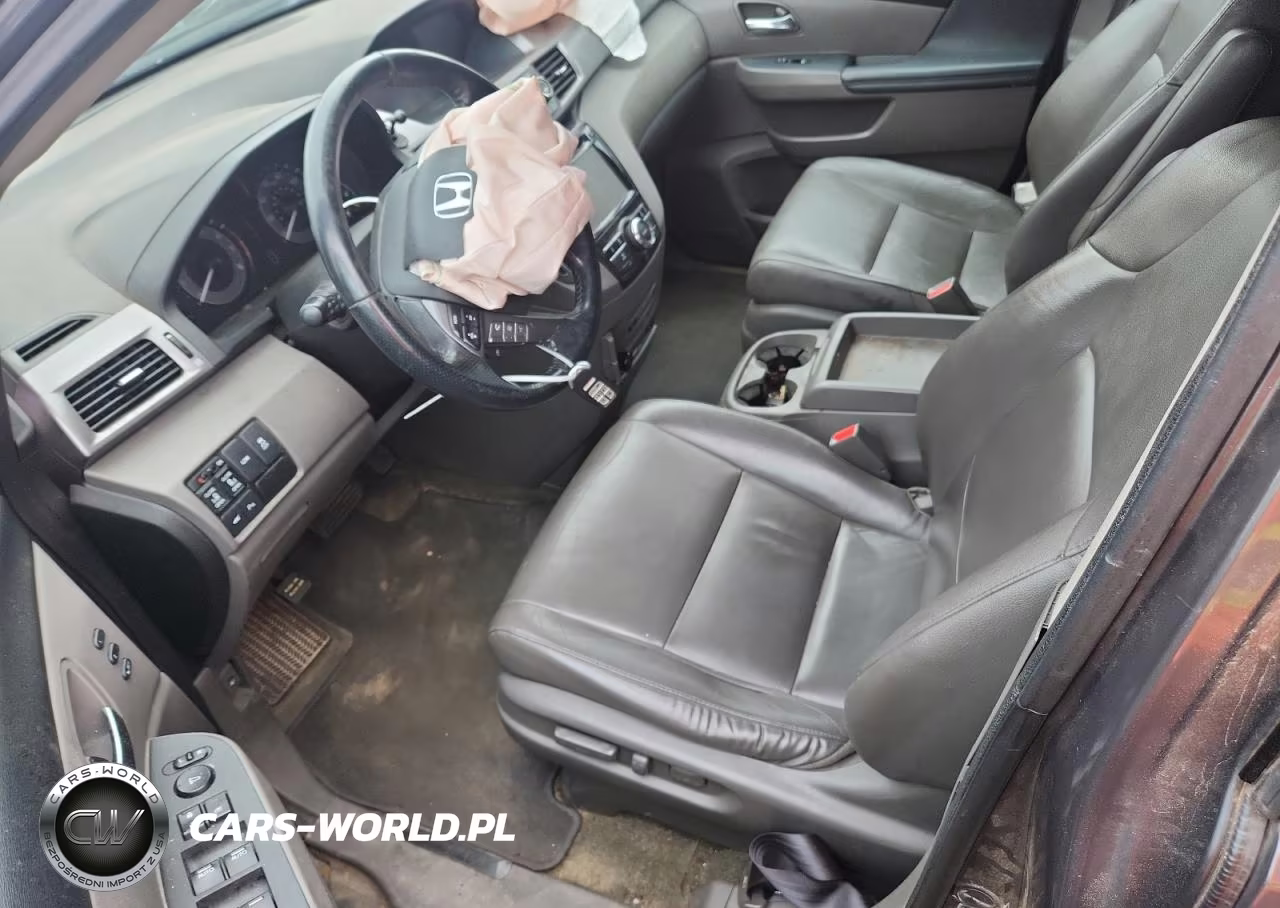 2015 Honda Odyssey Touring VIN:5FNRL5H96FB103559 - 7