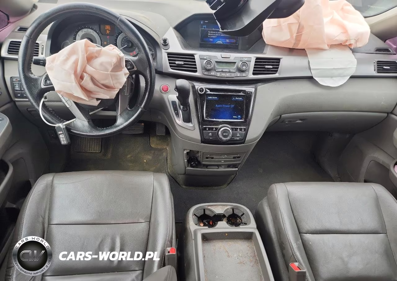 2015 Honda Odyssey Touring VIN:5FNRL5H96FB103559 - 8