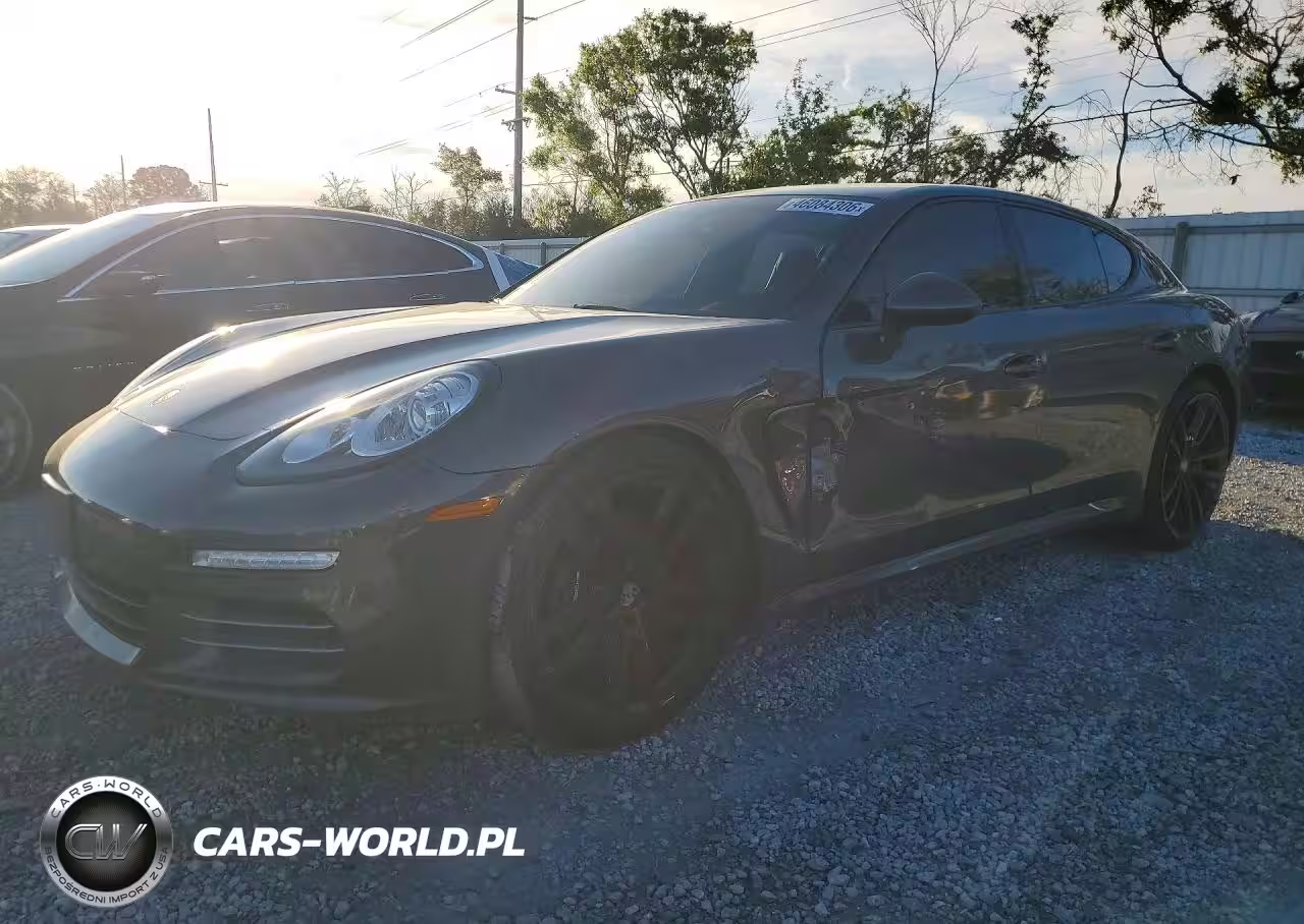 2016 Porsche Panamera 2
