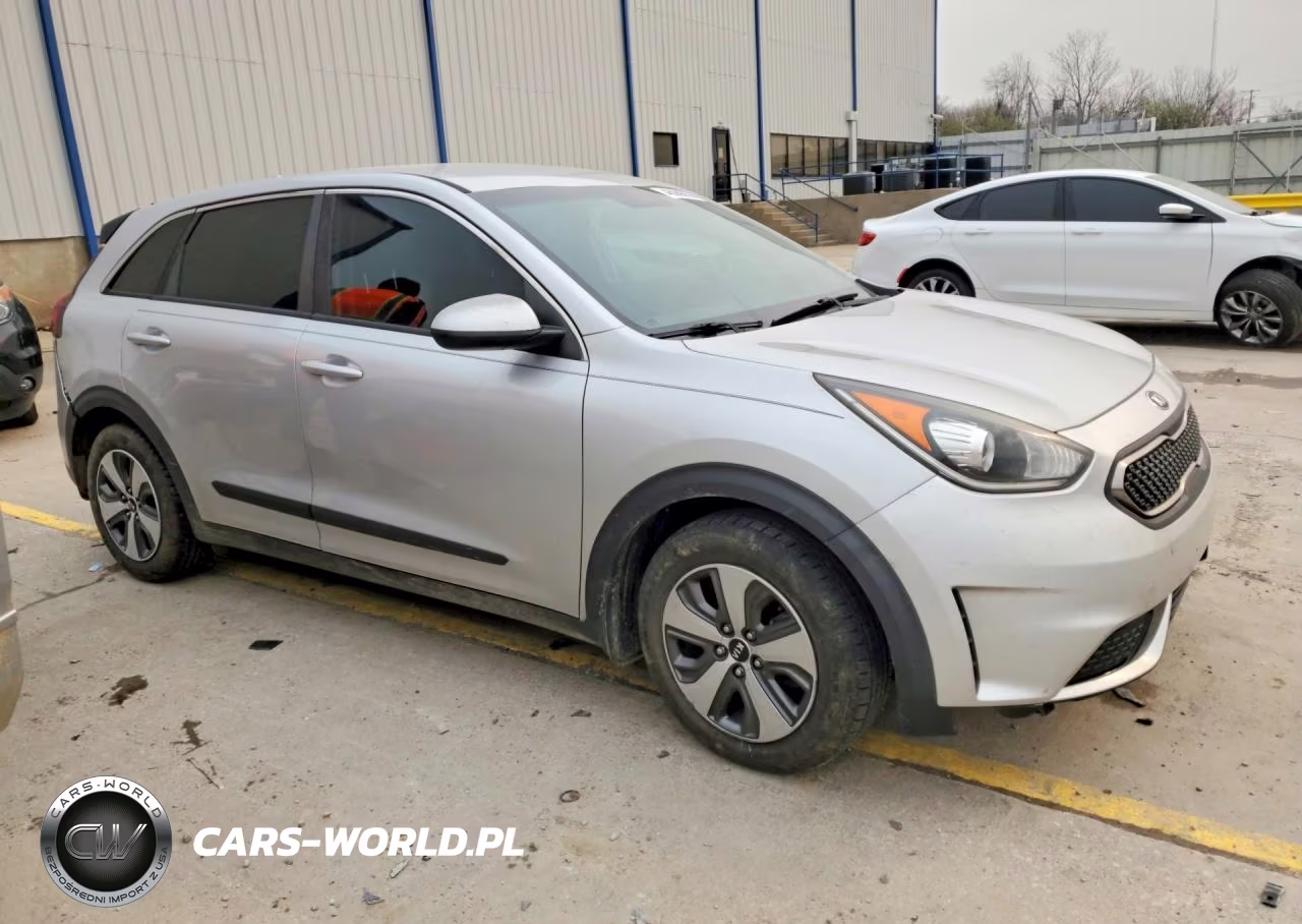 2018 Kia Niro Fe VIN:KNDCB3LC0J5210083 - 4