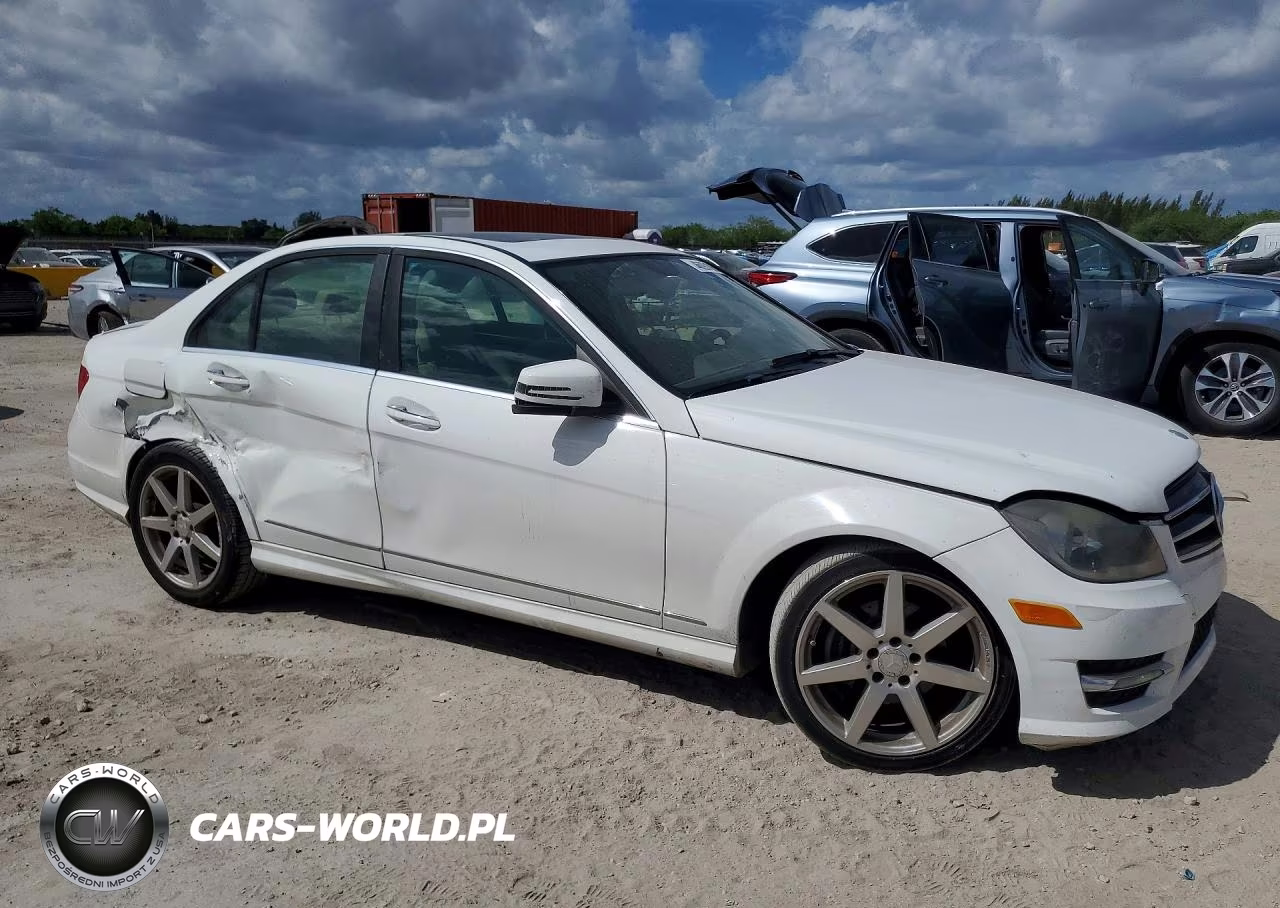 2014 Mercedes-Benz C 250 VIN:WDDGF4HB7EA963561 - 4
