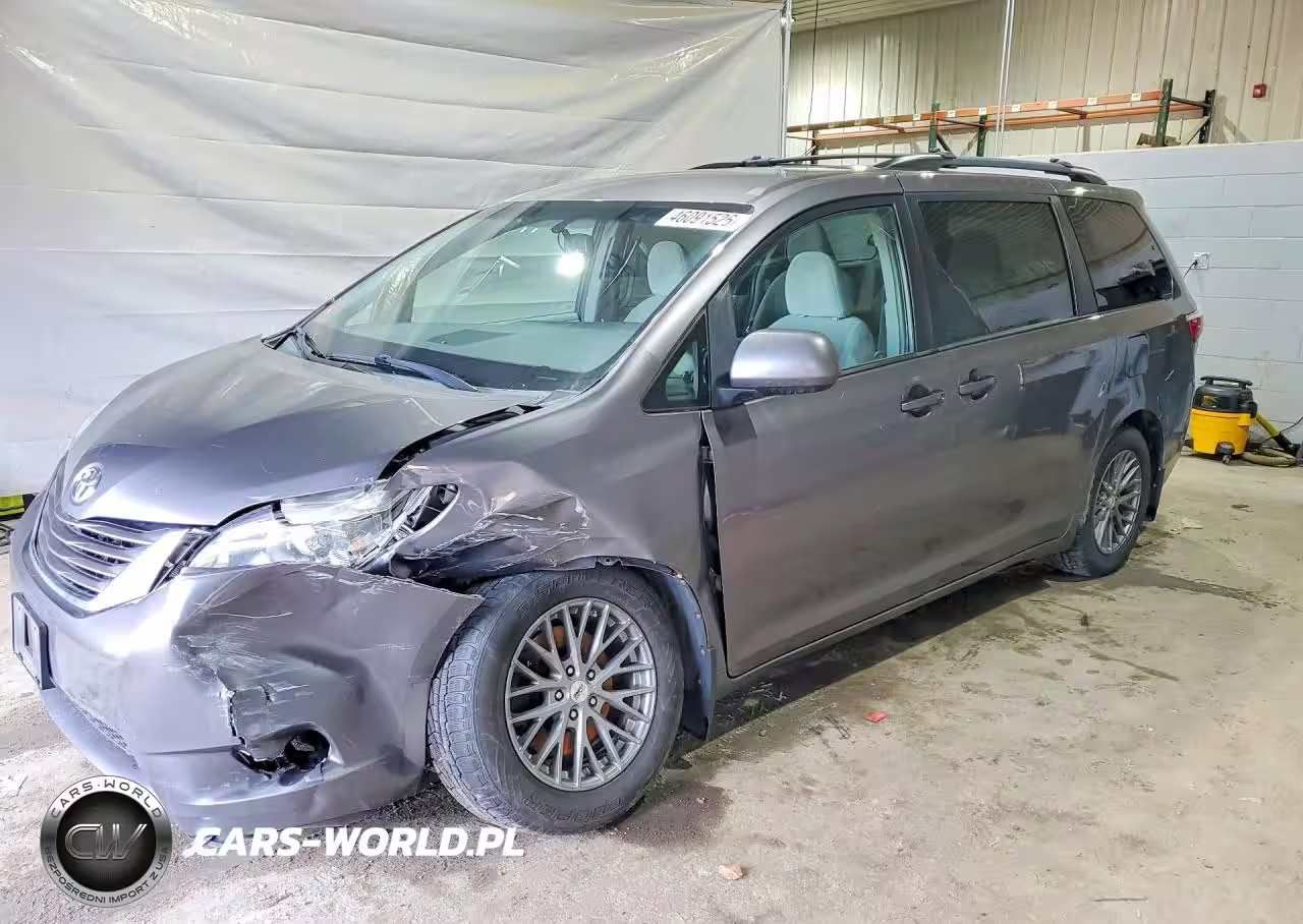 2015 Toyota Sienna Le 7-Passenger