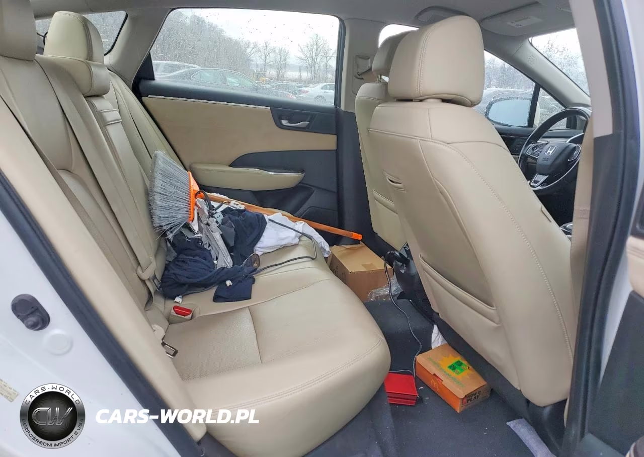 2018 Honda Clarity Touring VIN:JHMZC5F34JC003706 - 10