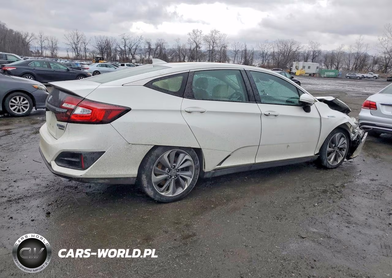 2018 Honda Clarity Touring VIN:JHMZC5F34JC003706 - 3