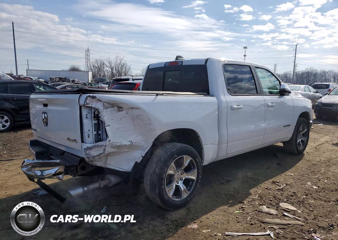 2023 Ram 1500 Laramie VIN:1C6SRFJT1PN520240 - 3