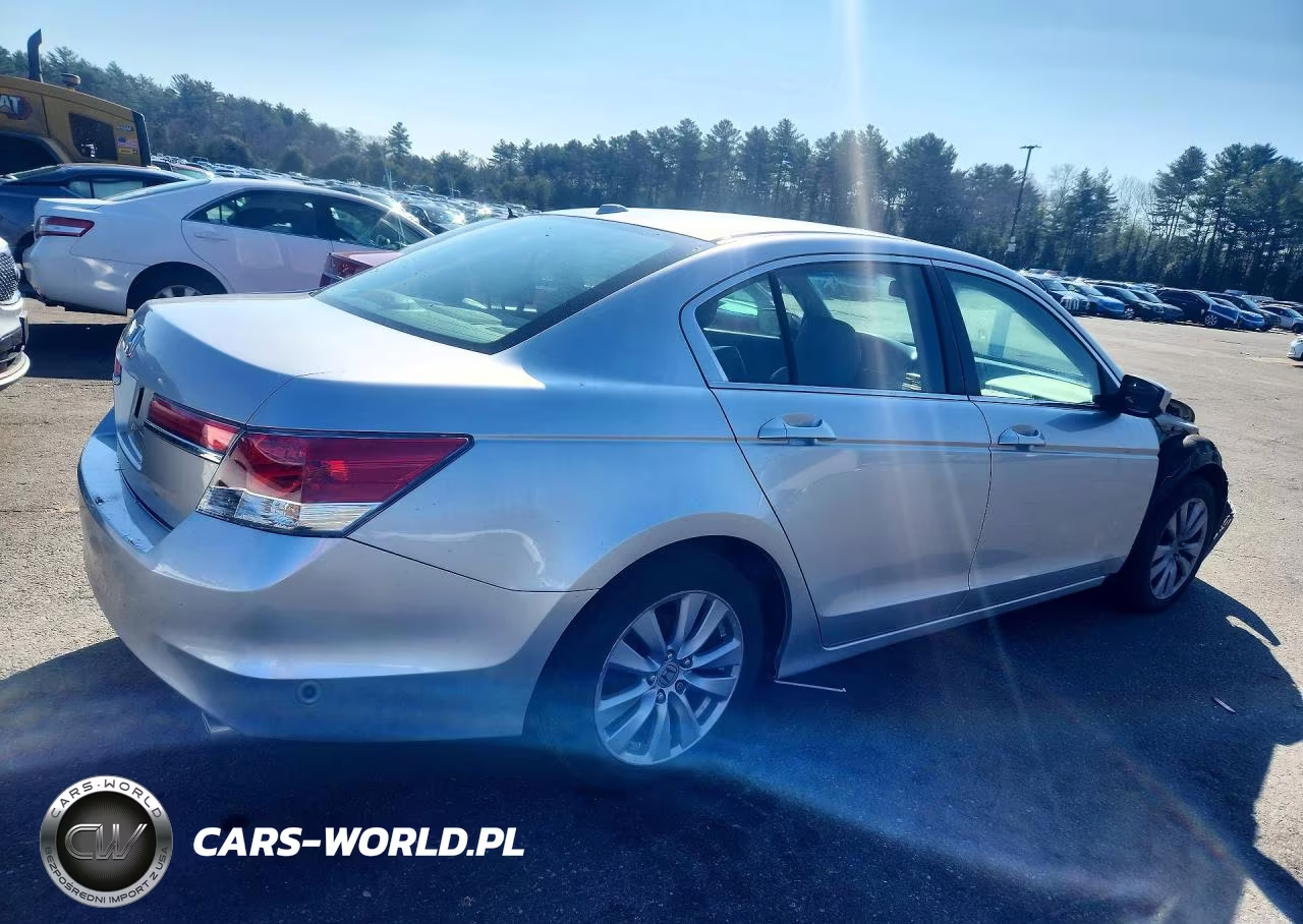 2011 Honda Accord Exl VIN:1HGCP2F81BA019754 - 3