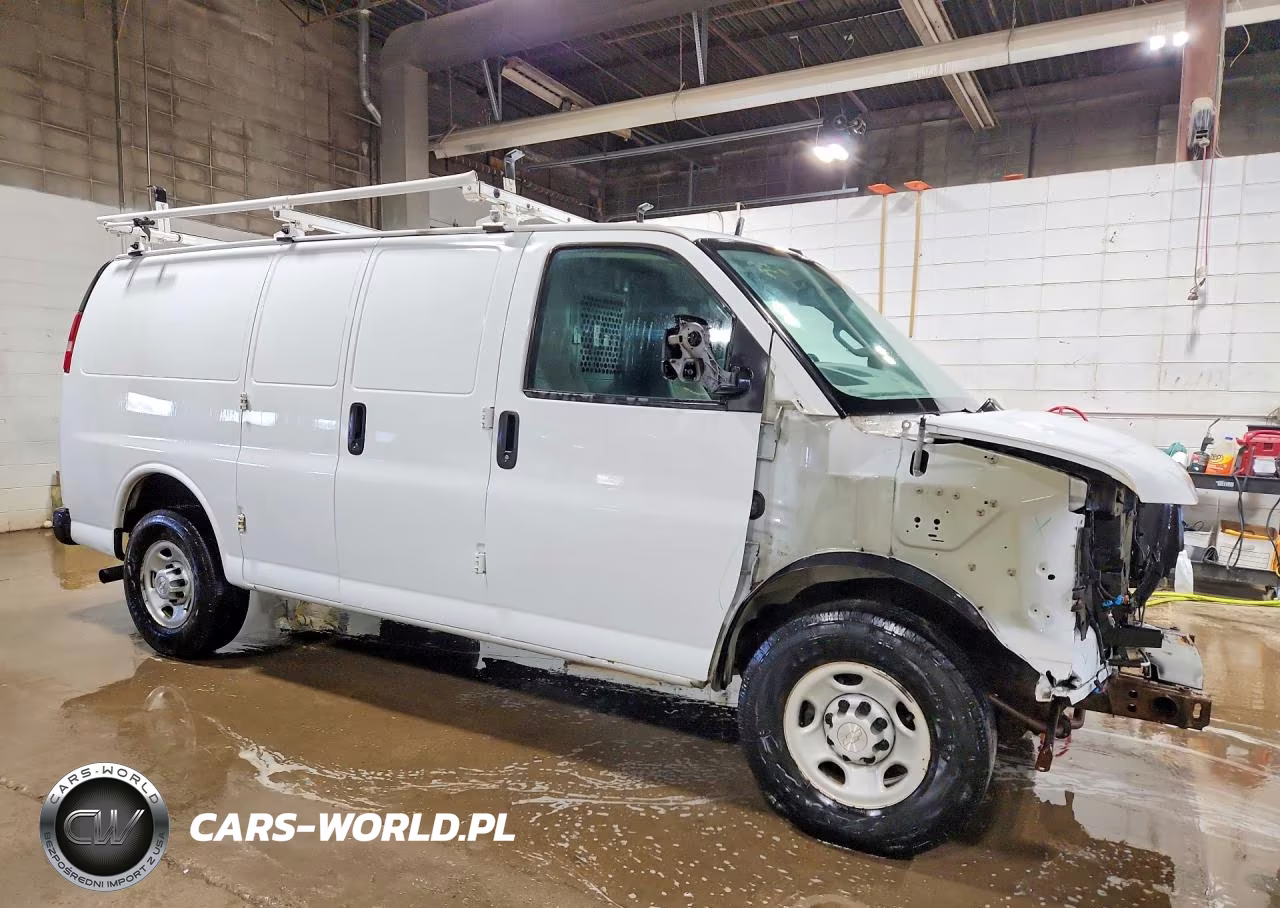 2018 Chevrolet Express 2500 Cargo Utility - Service Van VIN:1GCWGAFG4J1338884 - 4