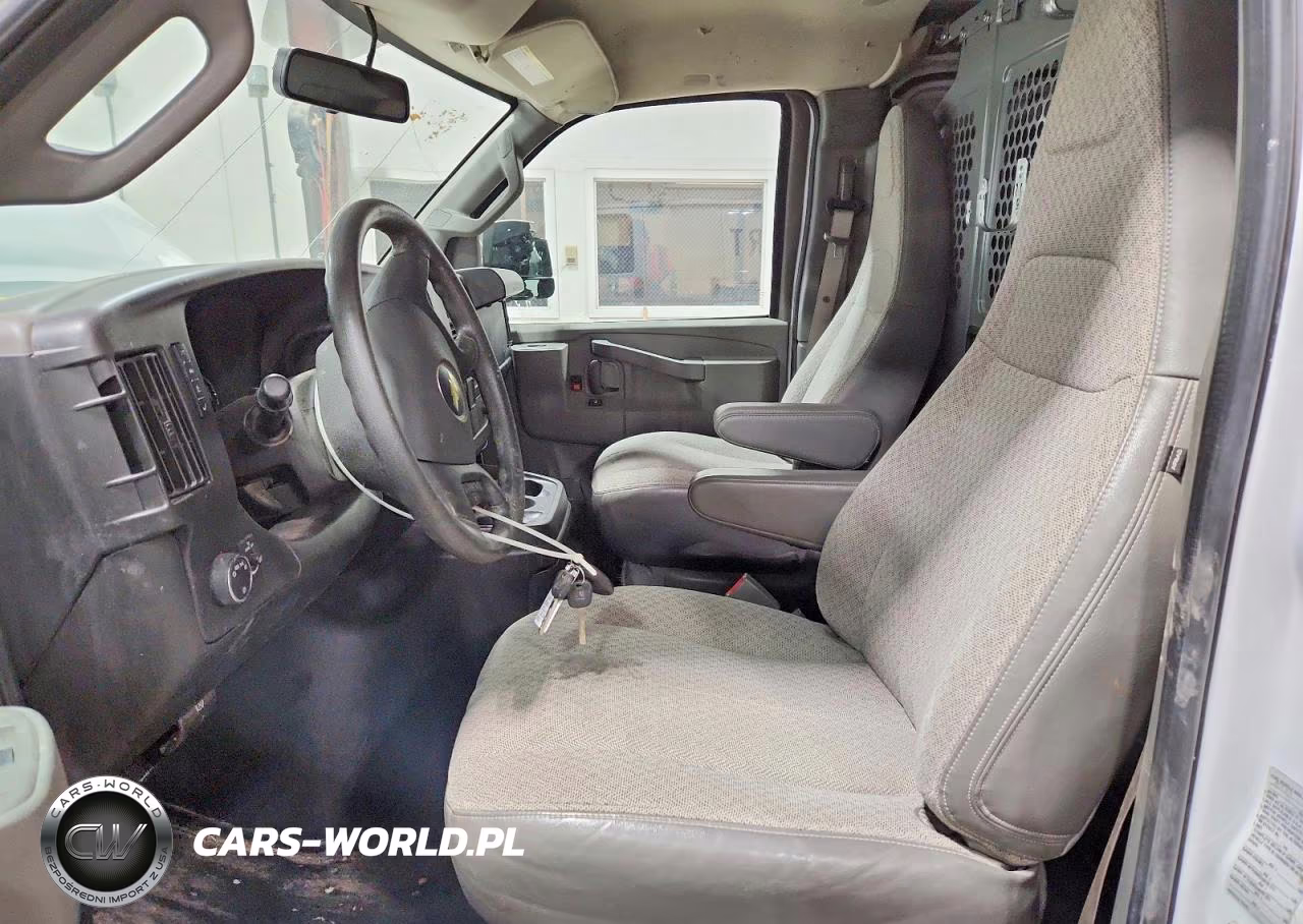 2018 Chevrolet Express 2500 Cargo Utility - Service Van VIN:1GCWGAFG4J1338884 - 7