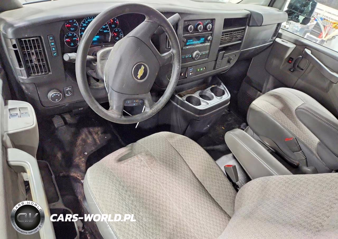 2018 Chevrolet Express 2500 Cargo Utility - Service Van VIN:1GCWGAFG4J1338884 - 8
