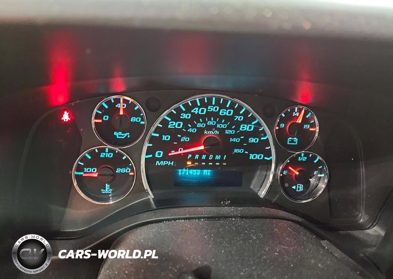 2018 Chevrolet Express 2500 Cargo Utility - Service Van VIN:1GCWGAFG4J1338884 - 9