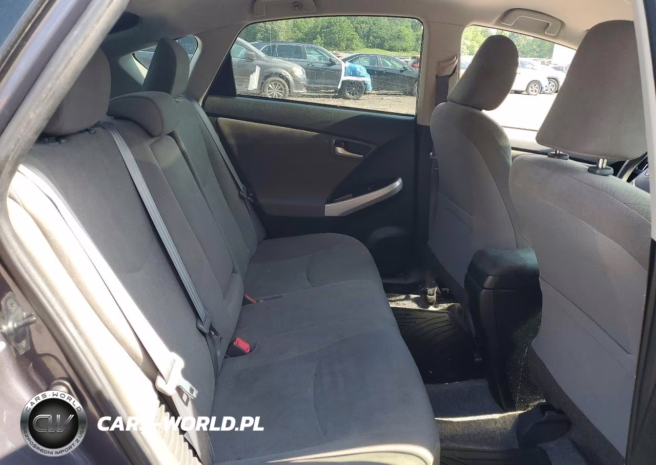 2015 Toyota Prius Three VIN:JTDKN3DU6F0424588 - 10