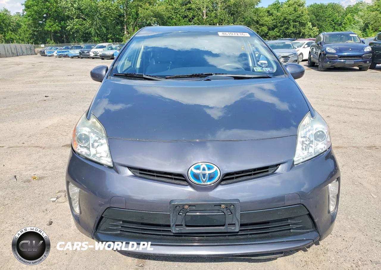 2015 Toyota Prius Three VIN:JTDKN3DU6F0424588 - 5