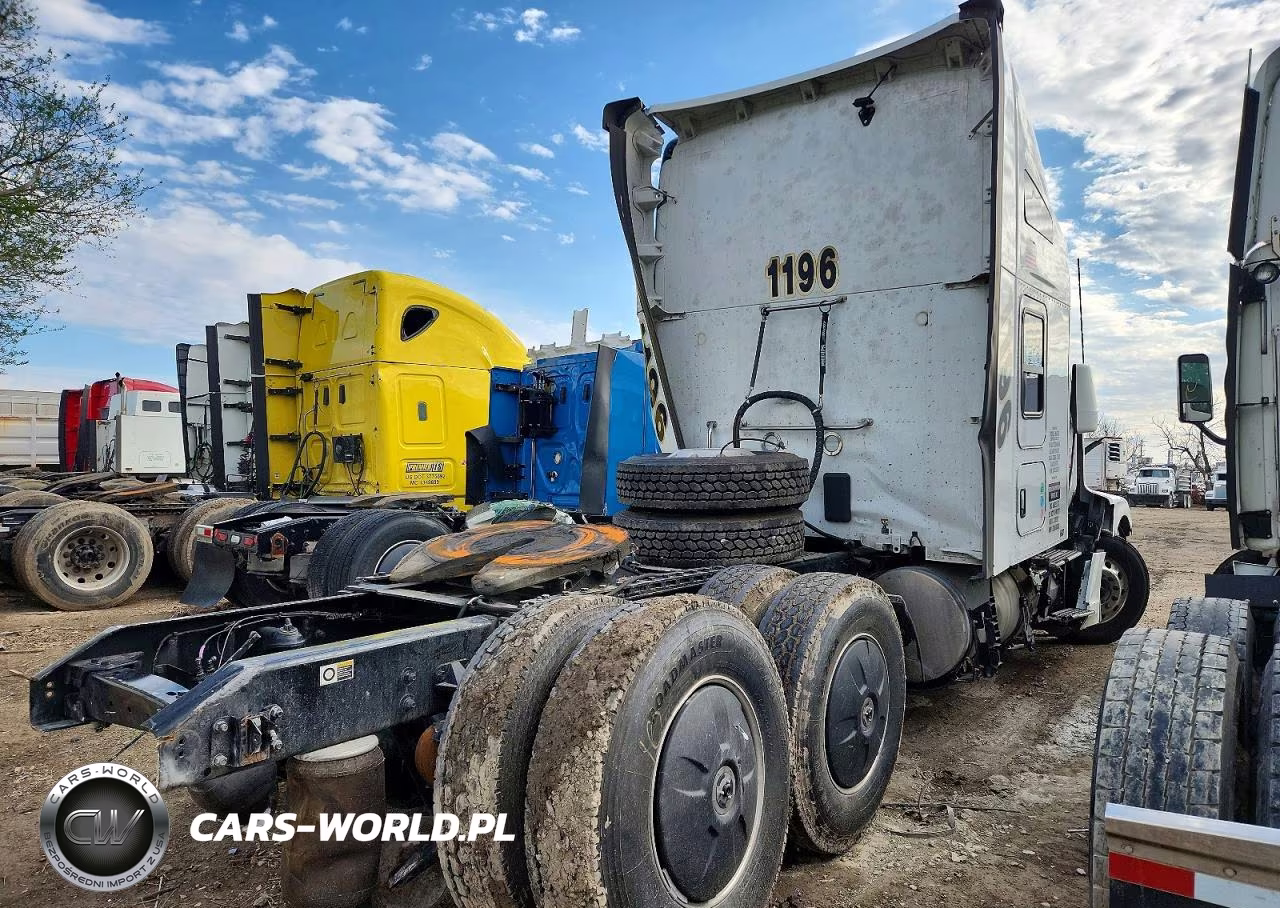 2024 Kenworth T680 Semi Truck VIN:1XKYD49XXRJ363853 - 4