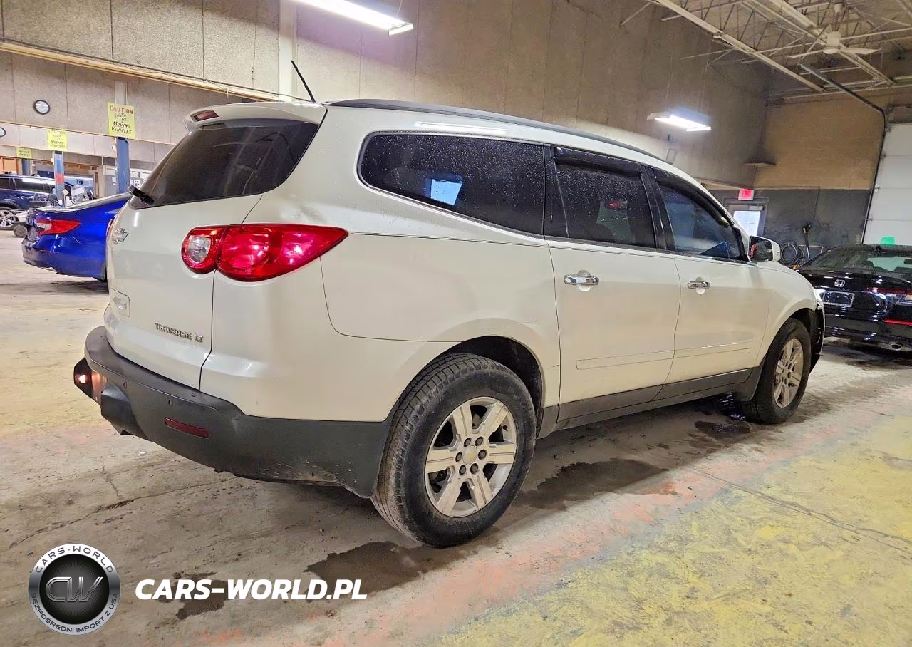 2011 Chevrolet Traverse Lt VIN:1GNKVJED5BJ216815 - 3