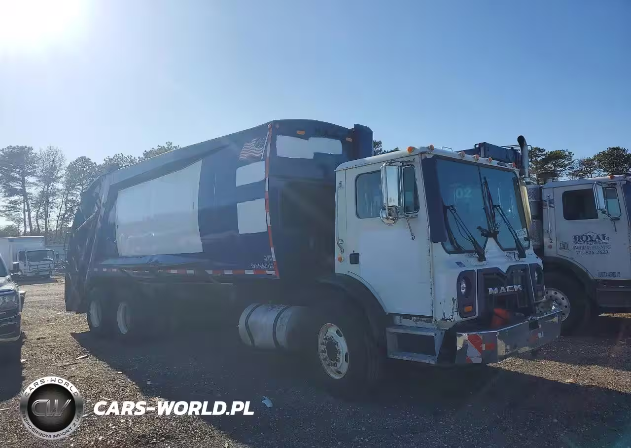 2011 Mack 600 Mru600