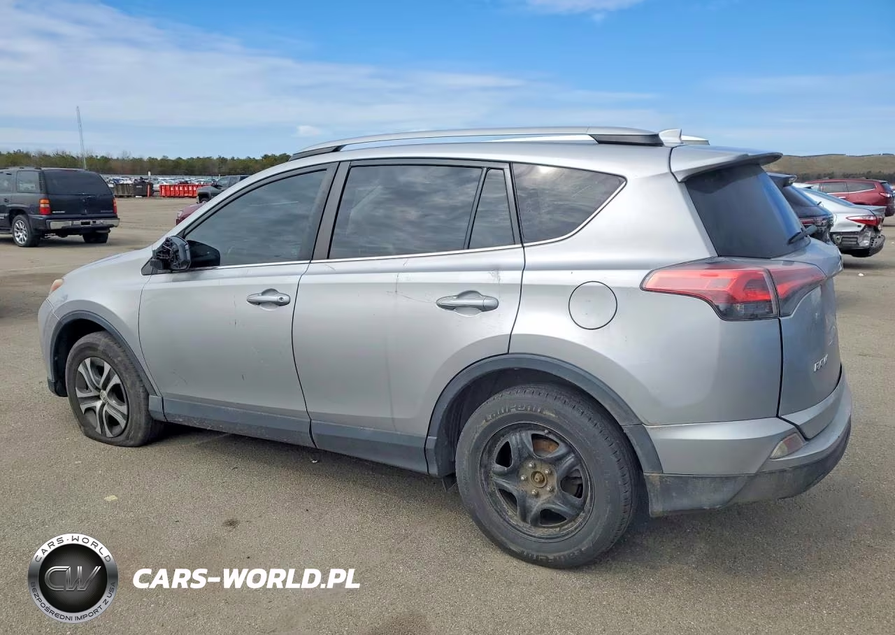 2018 Toyota Rav4 Le VIN:2T3BFREV0JW729984 - 2