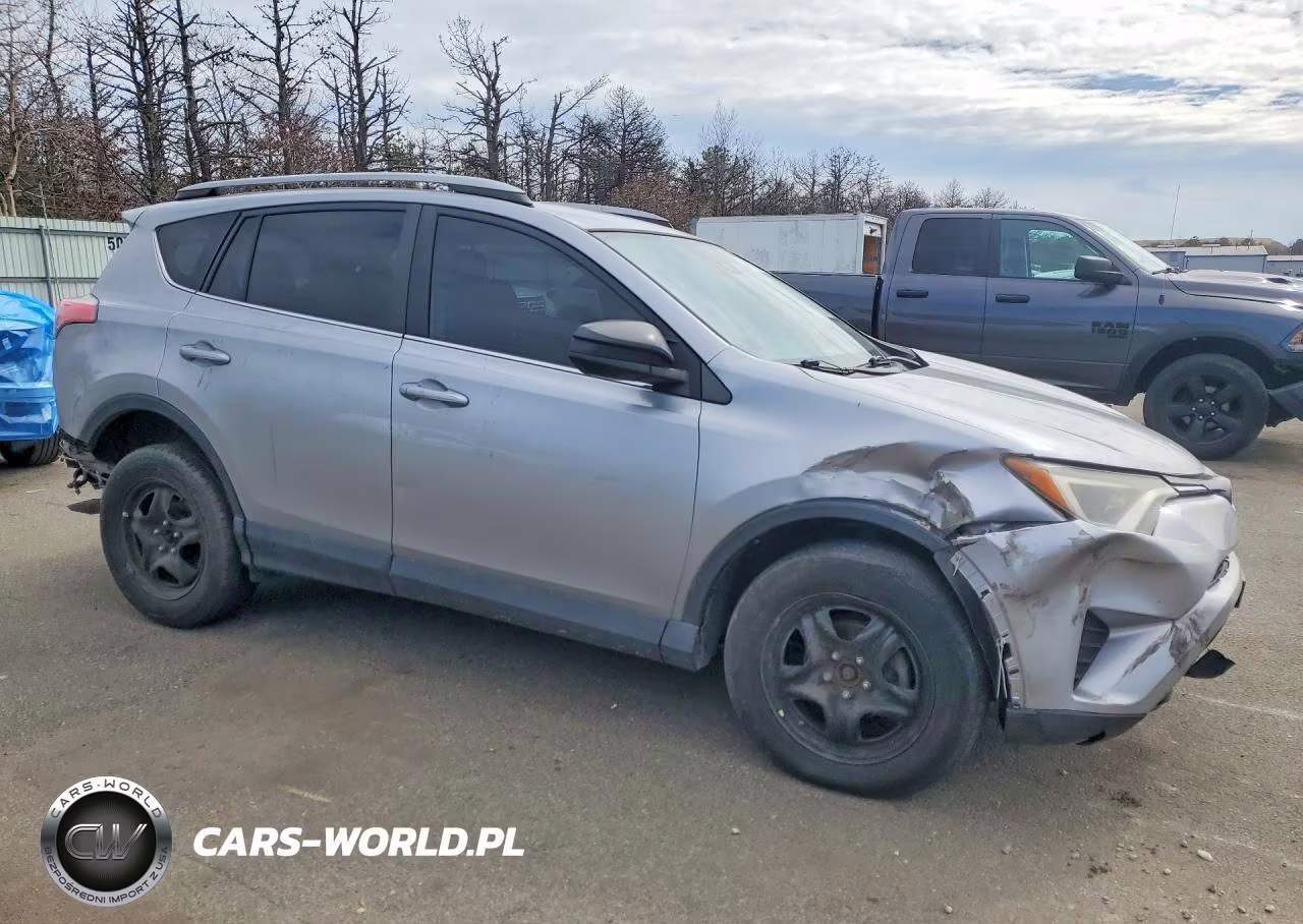 2018 Toyota Rav4 Le VIN:2T3BFREV0JW729984 - 4