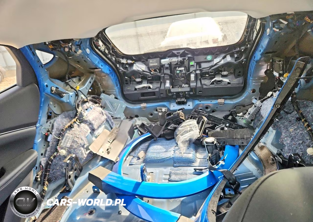 2025 Ford Mustang Mach-E Premium VIN:3FMTK3R43SMA23413 - 10