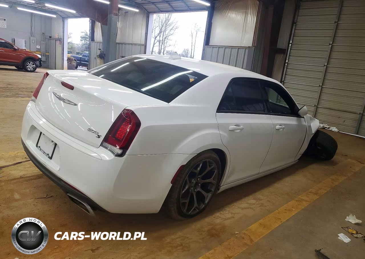2017 Chrysler 300 S VIN:2C3CCABG4HH549877 - 3
