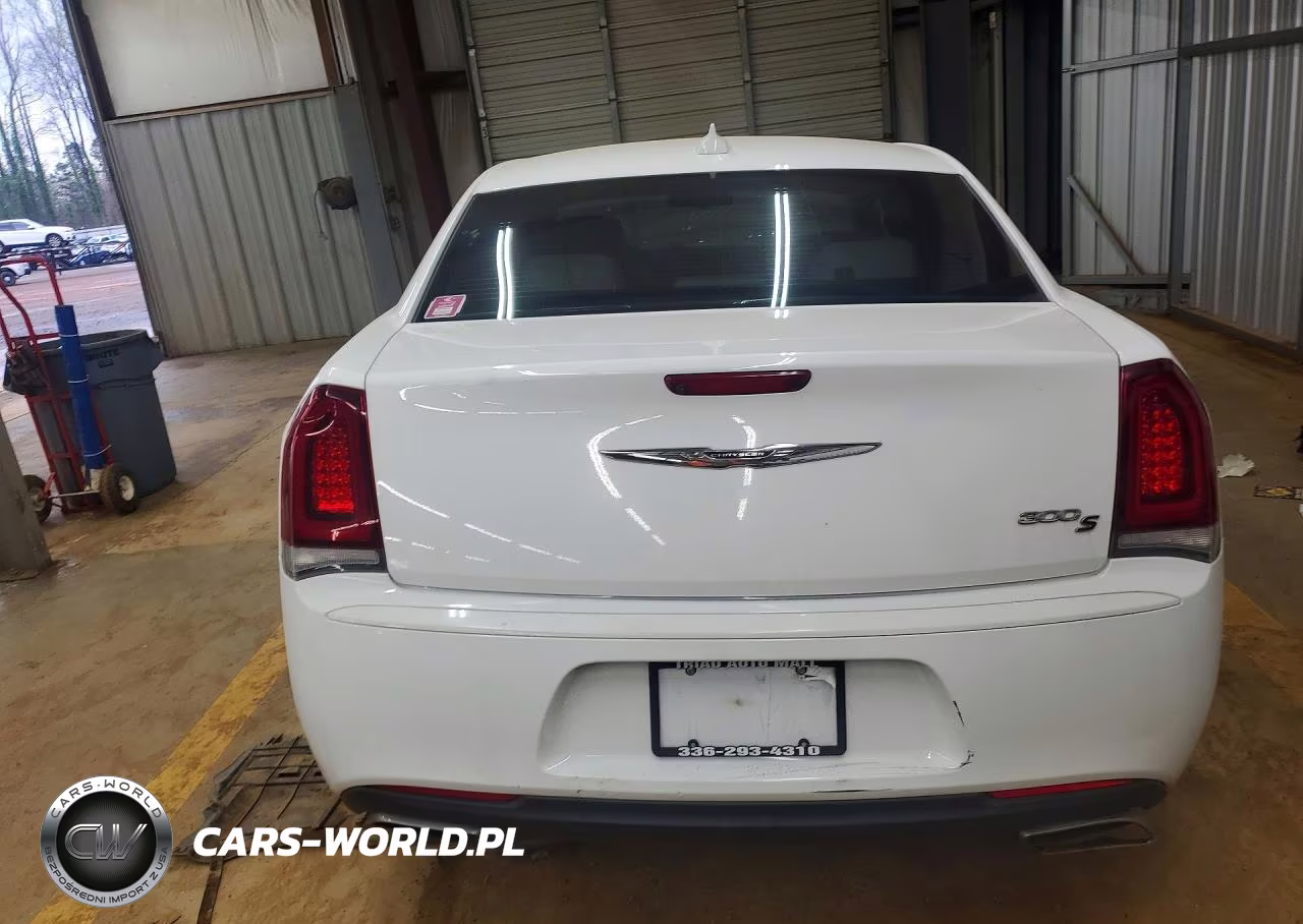 2017 Chrysler 300 S VIN:2C3CCABG4HH549877 - 6