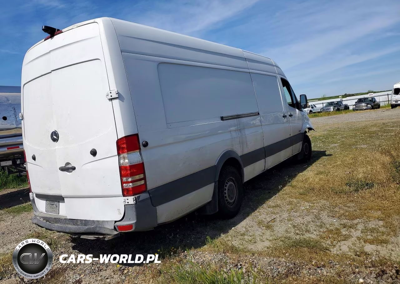 2015 Mercedes Benz Sprinter 2500 Utility - Service Van VIN:WD3PE8DC0F5947354 - 3