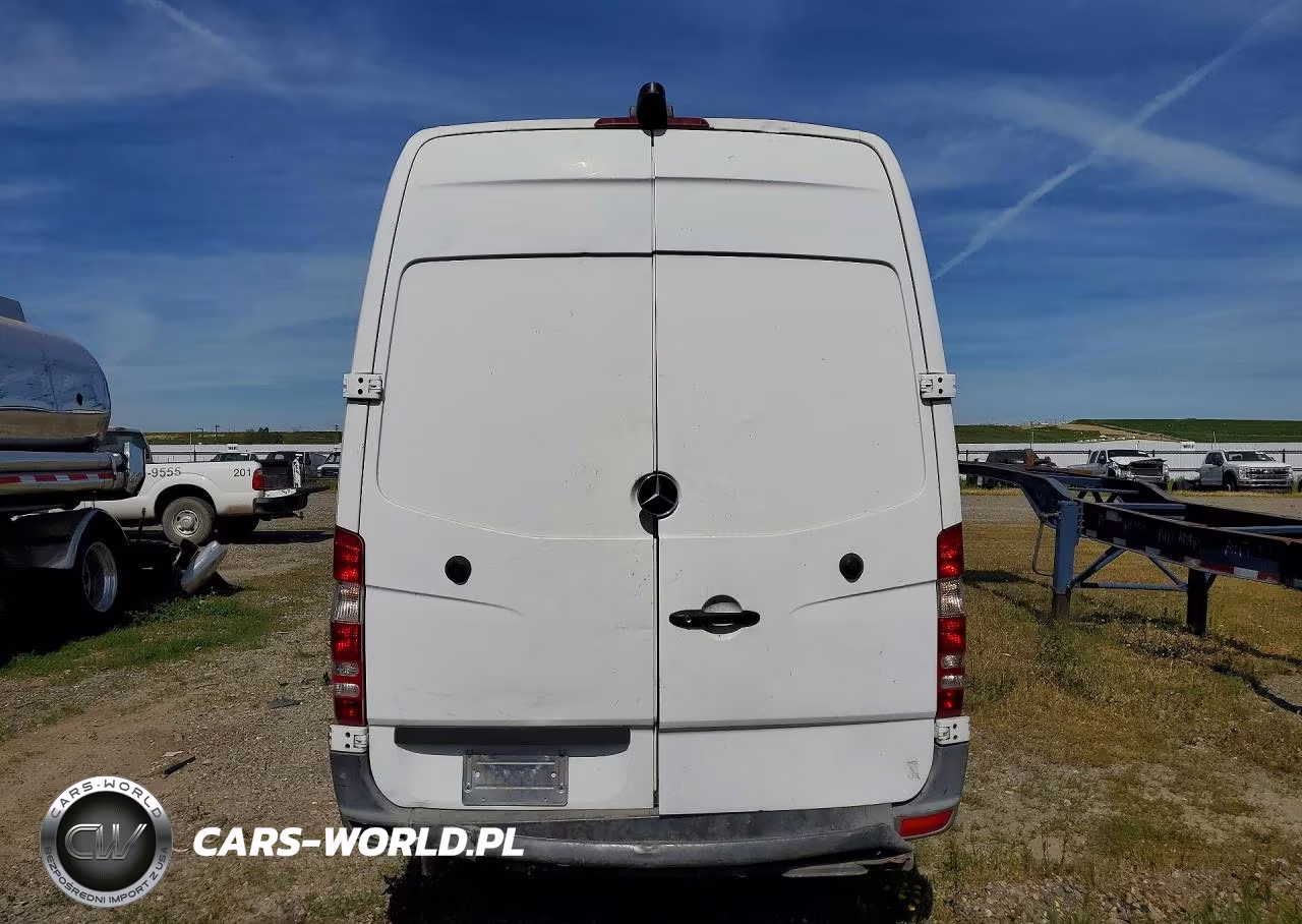 2015 Mercedes Benz Sprinter 2500 Utility - Service Van VIN:WD3PE8DC0F5947354 - 6