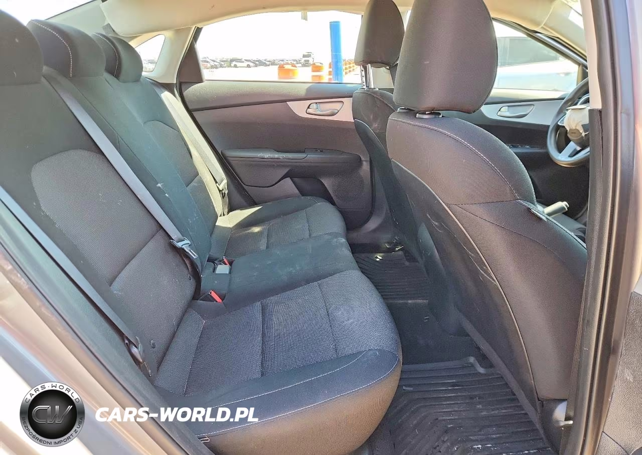2024 Kia Forte Lxs VIN:3KPF24AD1RE794864 - 10