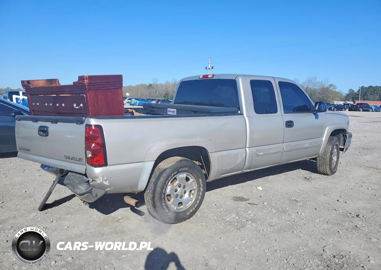 2005 Chevrolet Silverado K1500 VIN:1GCEK19T75E195561 - 3