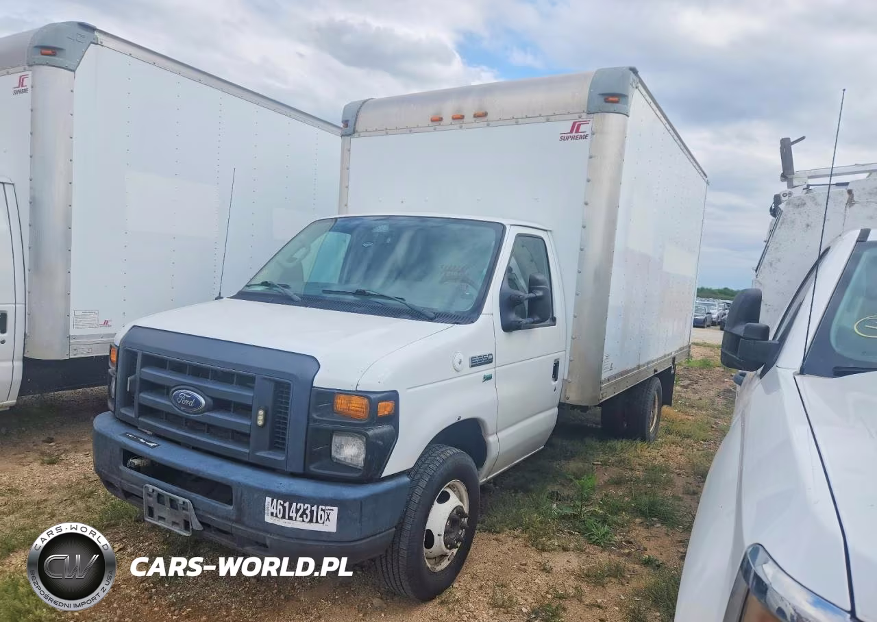 2013 Ford E350 Box Truck
