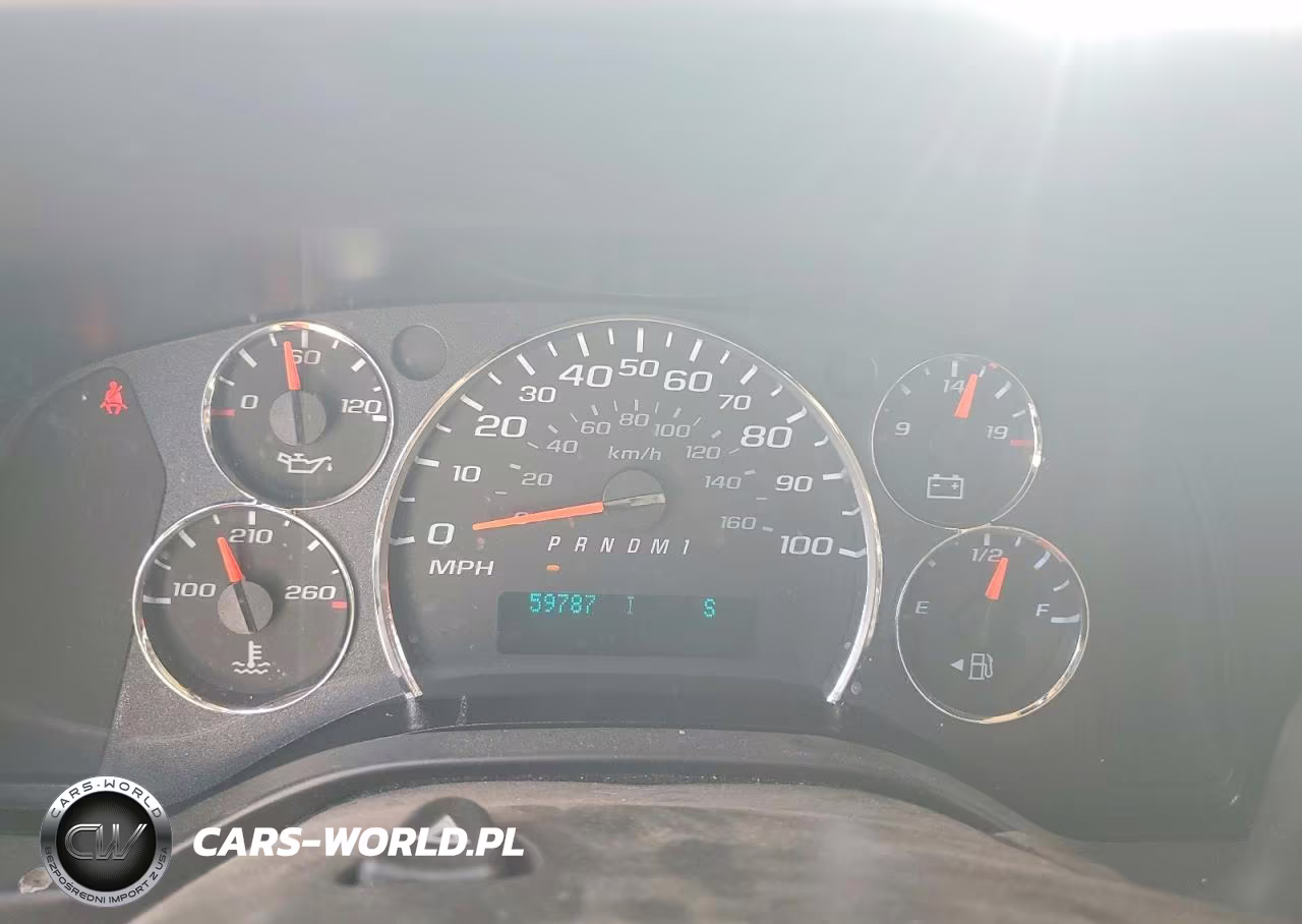 2023 Chevrolet Express G2500 VIN:1GCWGAFP8P1106958 - 9