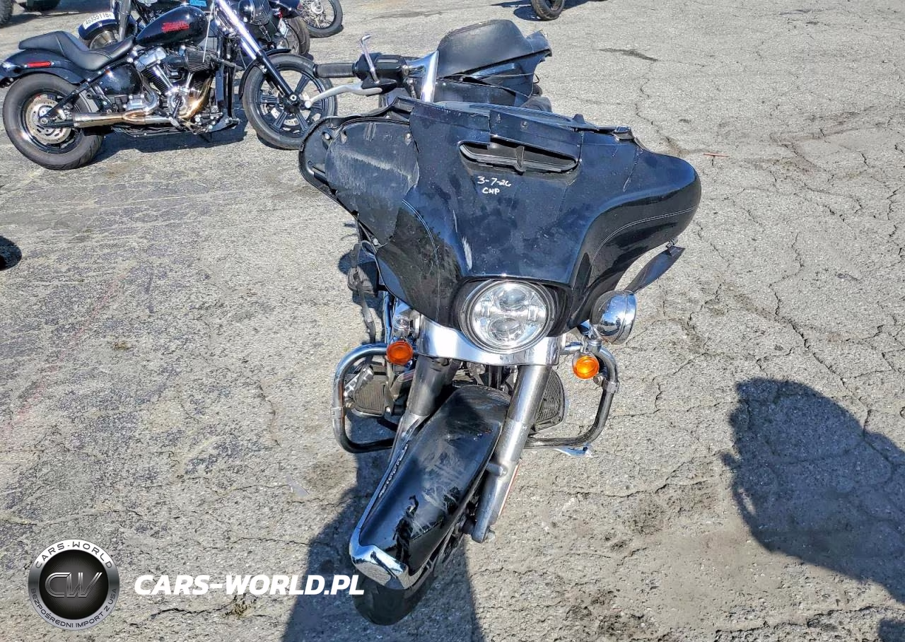 2017 Harley Davidson Flhtcu Ultra Classic Electra Glide VIN:1HD1FCC19HB679449 - 5