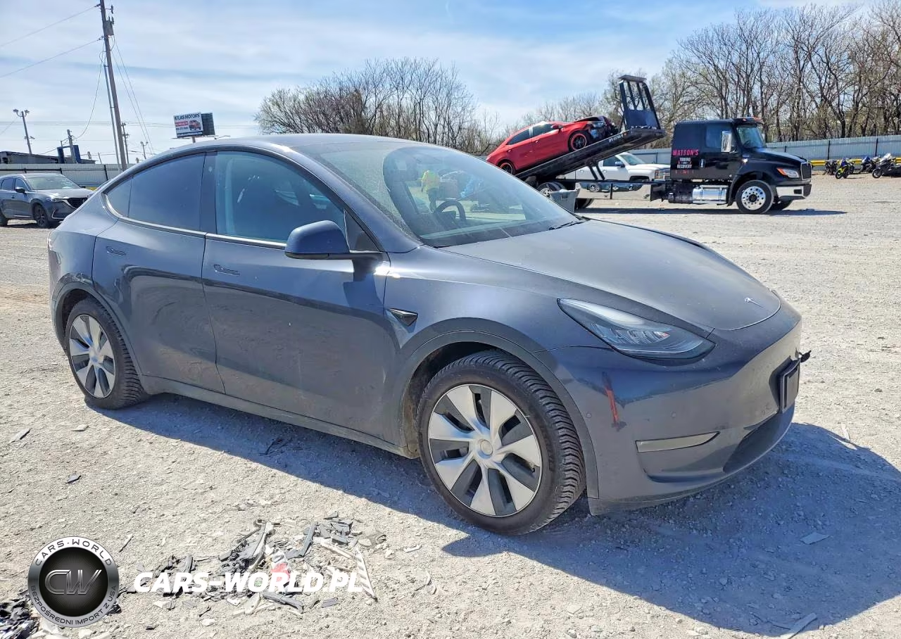 2020 Tesla Model Y VIN:5YJYGDEE6LF031530 - 4