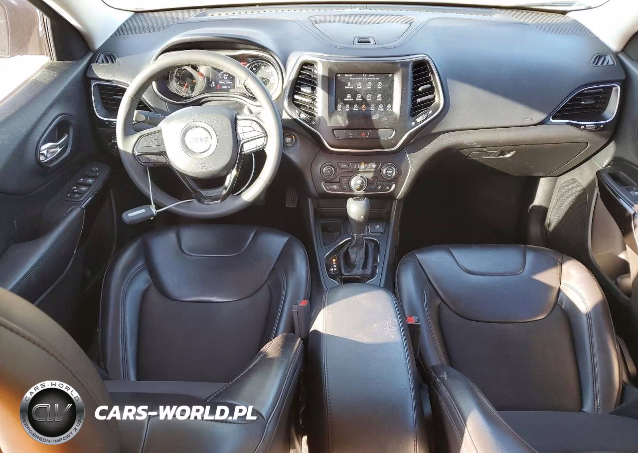 2020 Jeep Cherokee Latitude Plus VIN:1C4PJLLBXLD624220 - 8
