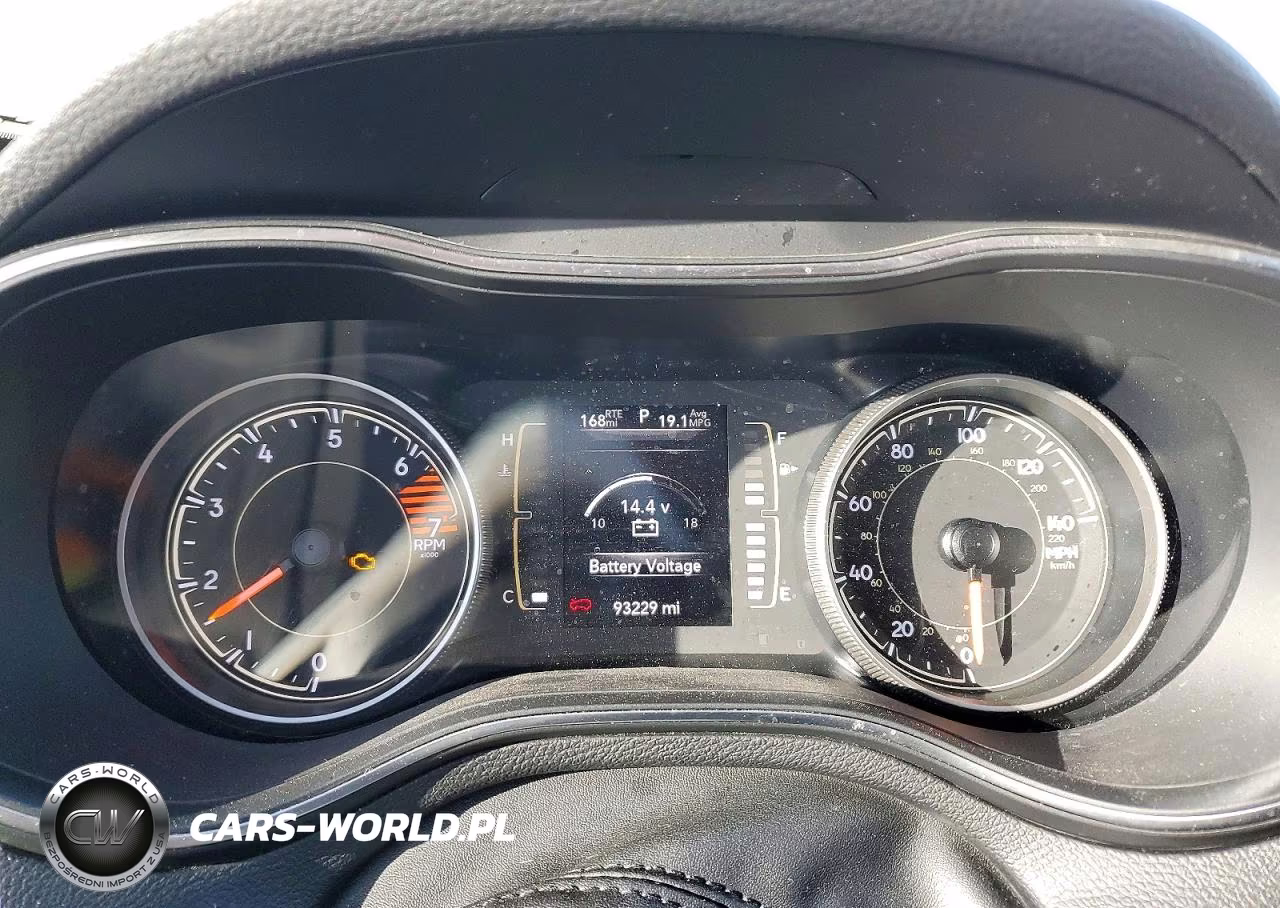 2020 Jeep Cherokee Latitude Plus VIN:1C4PJLLBXLD624220 - 9
