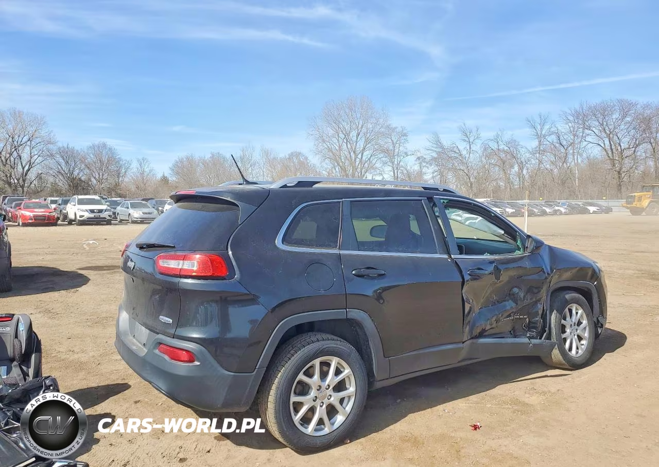 2014 Jeep Cherokee Latitude VIN:1C4PJLCS7EW221836 - 3