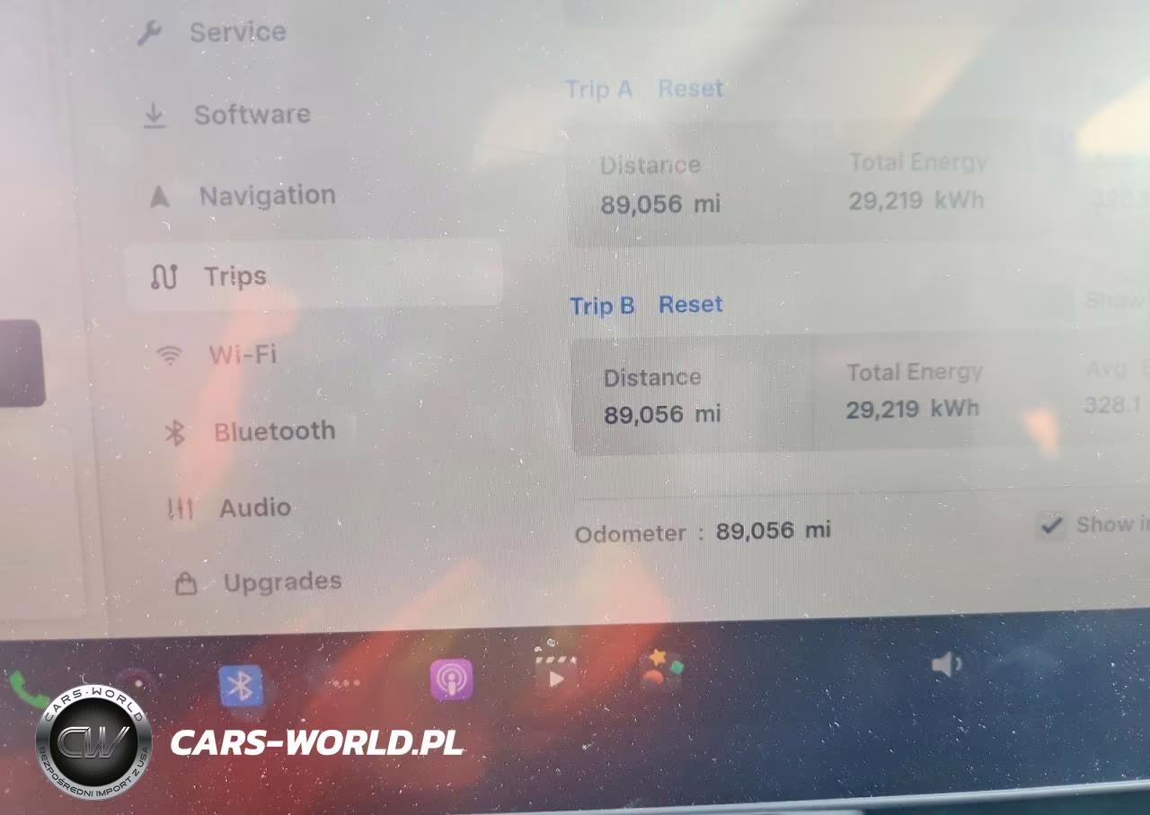 2023 Tesla Model Y VIN:7SAYGAEEXPF598556 - 9