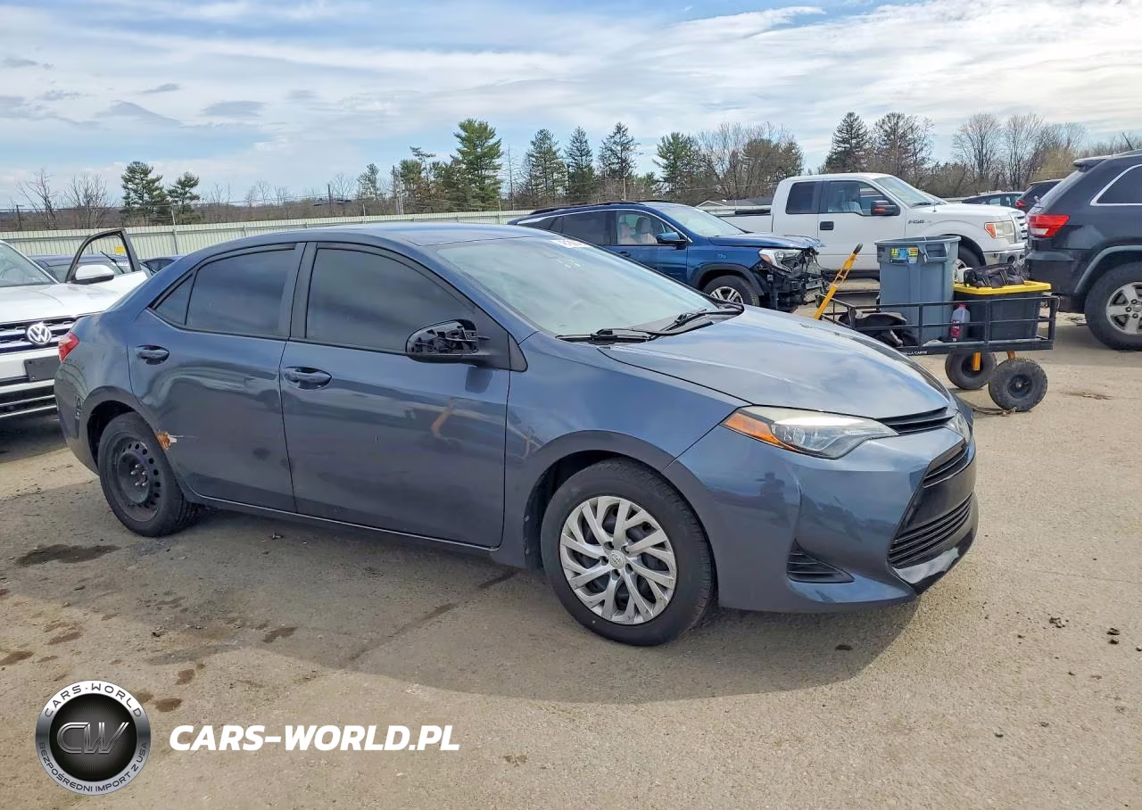 2019 Toyota Corolla Le VIN:5YFBURHE8KP946700 - 4