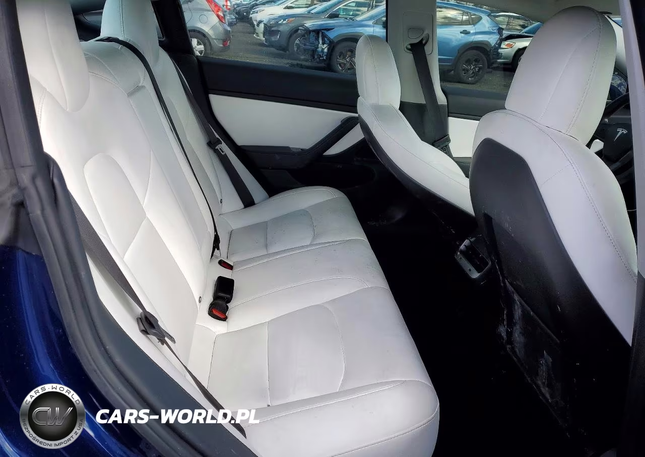 2018 Tesla Model 3 VIN:5YJ3E1EB8JF147670 - 10