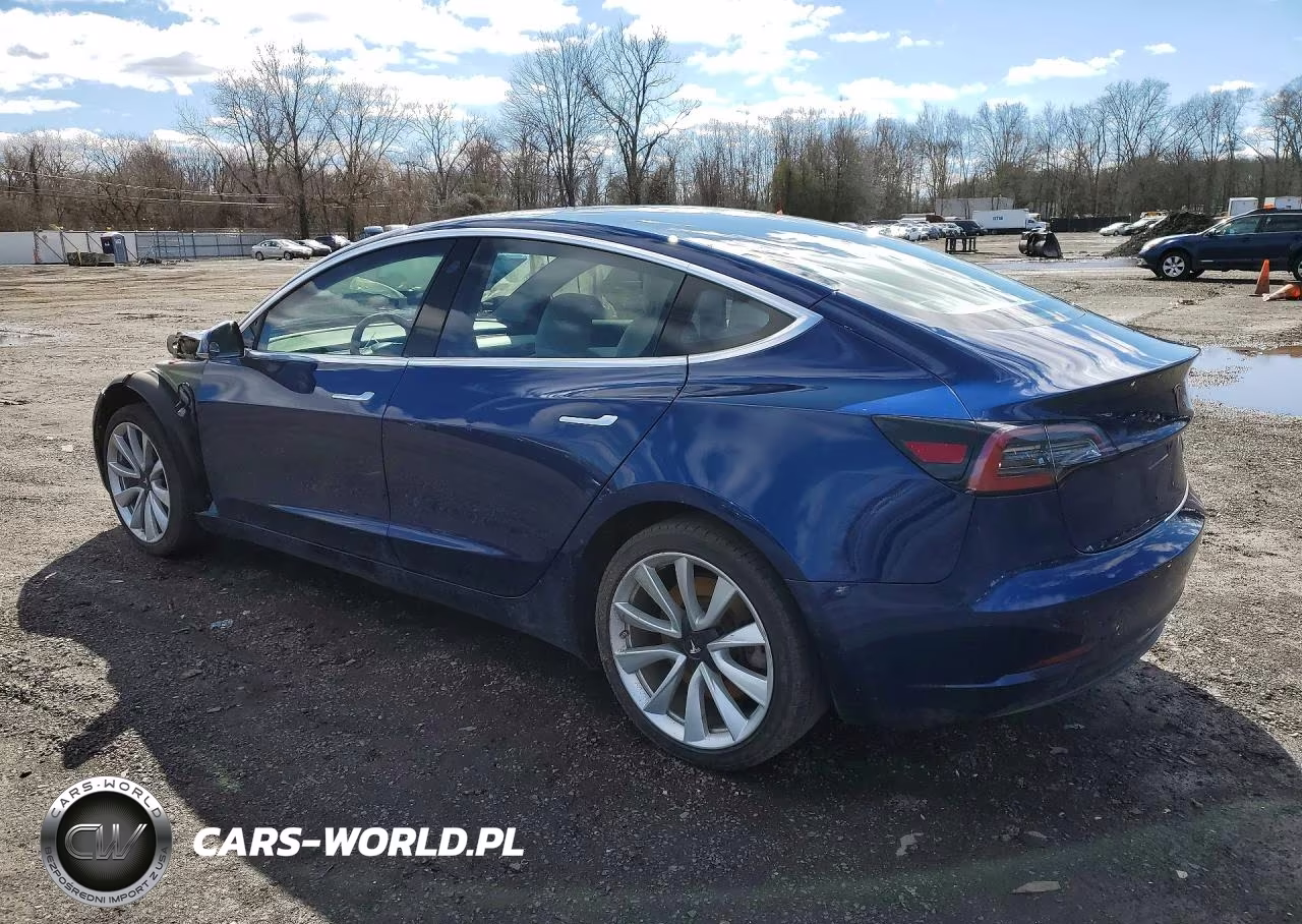 2018 Tesla Model 3 VIN:5YJ3E1EB8JF147670 - 2