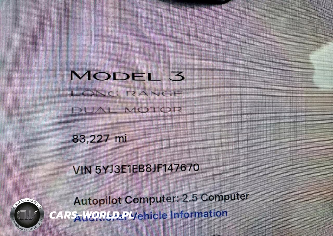 2018 Tesla Model 3 VIN:5YJ3E1EB8JF147670 - 9