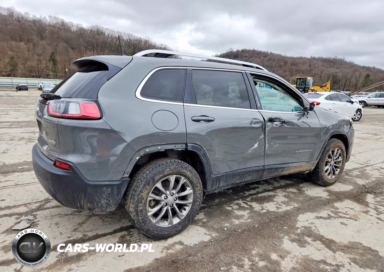 2019 Jeep Cherokee Latitude Plus VIN:1C4PJMLB2KD390675 - 3