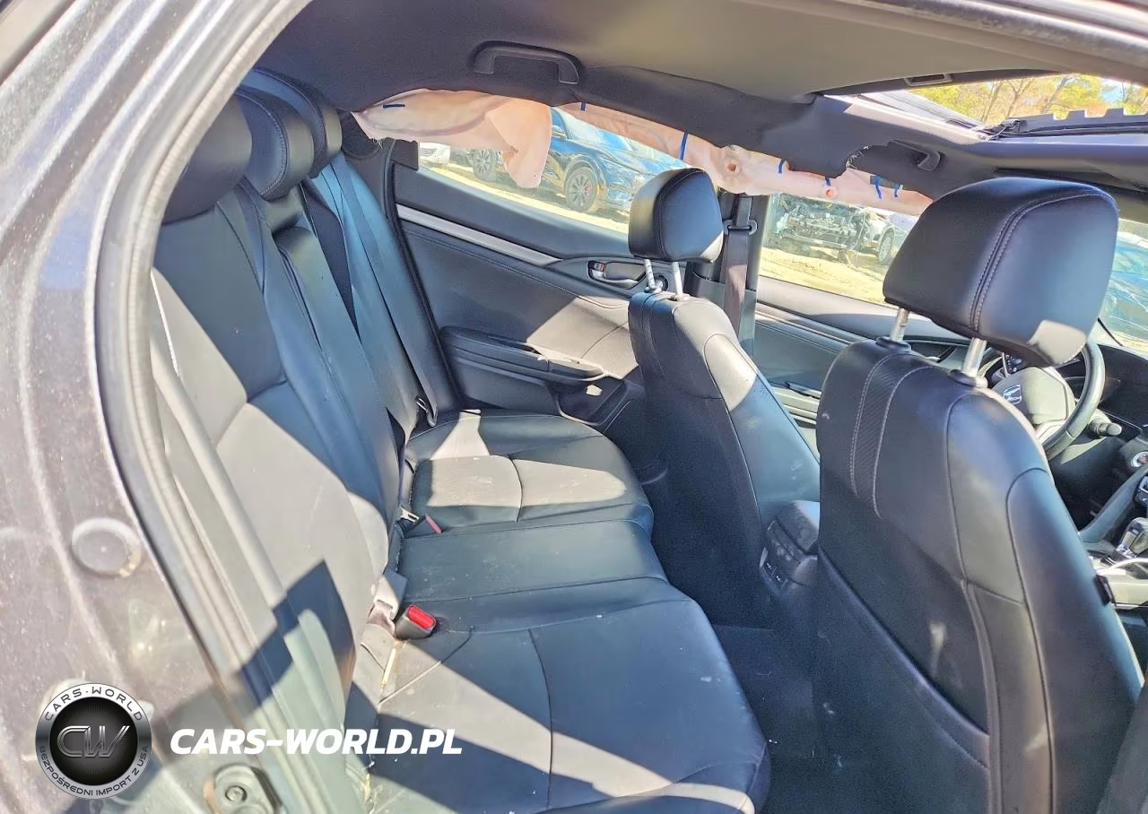 2018 Honda Civic Sport Touring VIN:SHHFK7H90JU418608 - 10