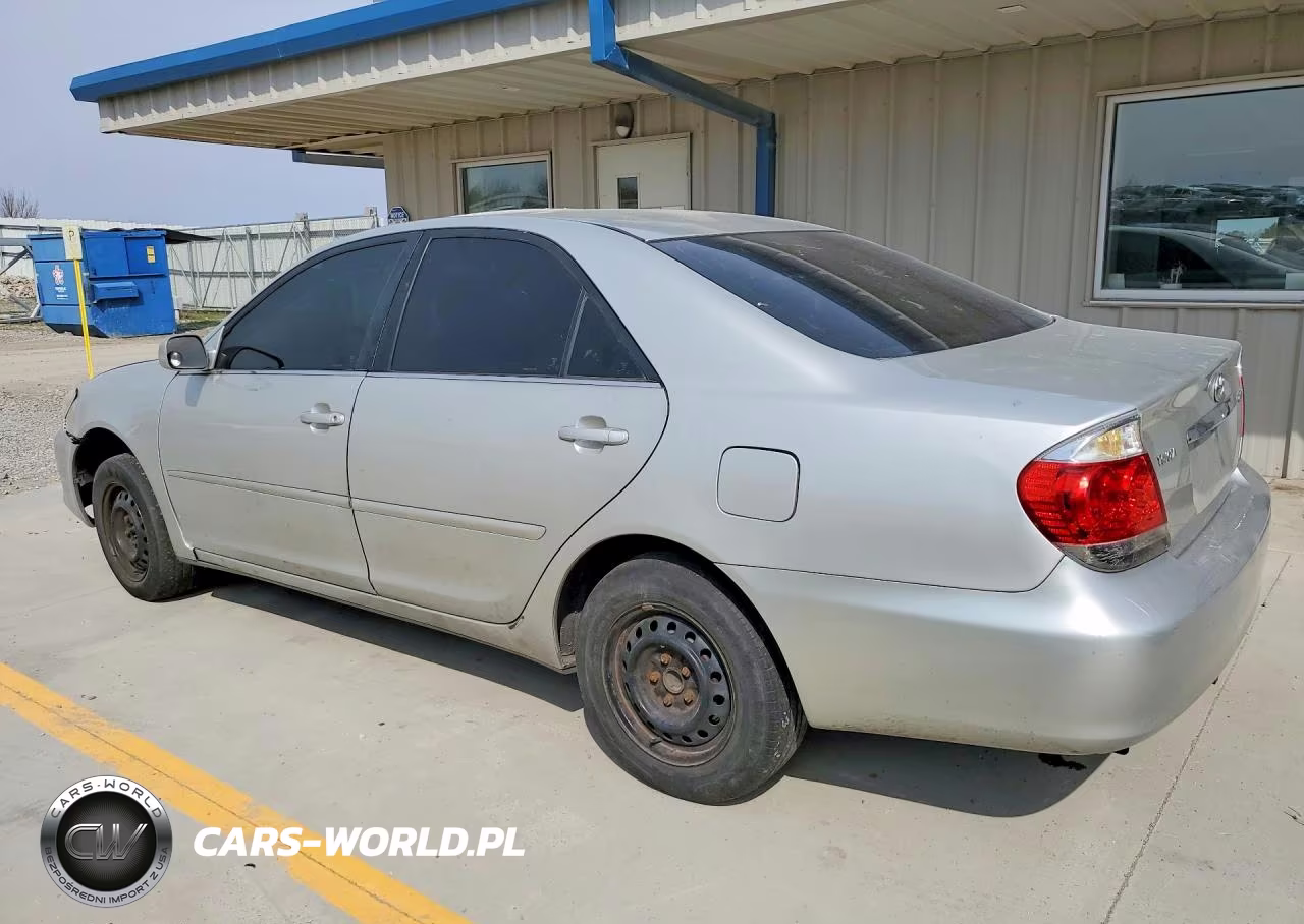 2005 Toyota Camry Le VIN:4T1BE32KX5U392958 - 2