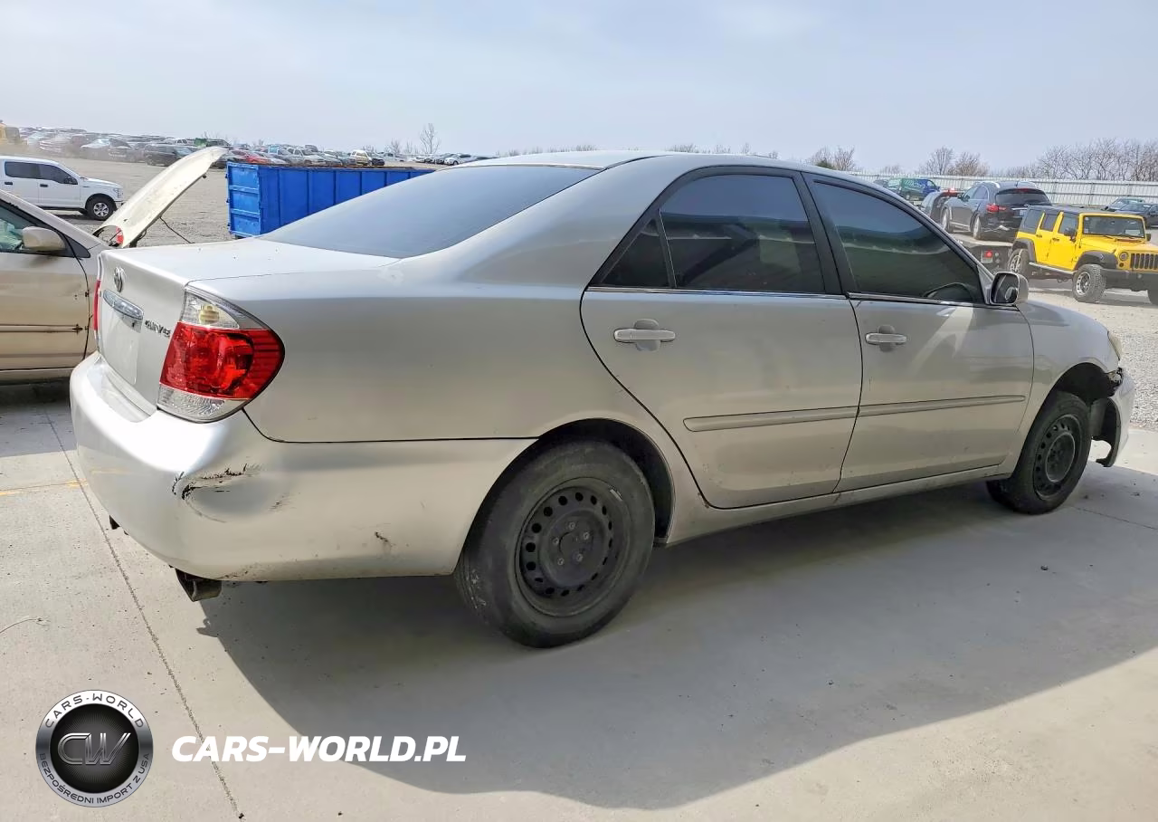 2005 Toyota Camry Le VIN:4T1BE32KX5U392958 - 3